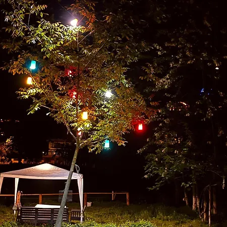 Hanging Garden - Riverside Holiday home
